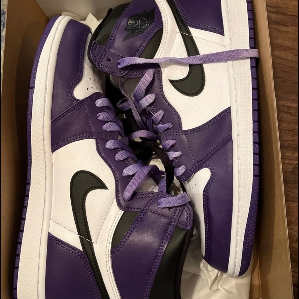Jordan 1 Court Purple